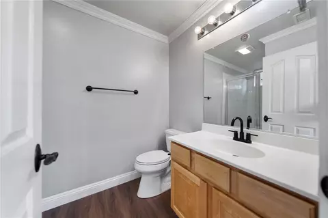 Bath - 33352 Barrington, Temecula, CA 92592 photo 1 of 7