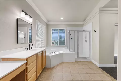 Bath - 33352 Barrington, Temecula, CA 92592 photo 4 of 7