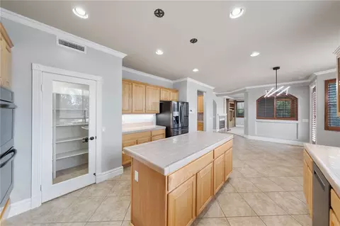 Kitchen - 33352 Barrington, Temecula, CA 92592 photo 3 of 4