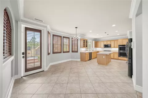 Entry Way - 33352 Barrington, Temecula, CA 92592 photo 5 of 7