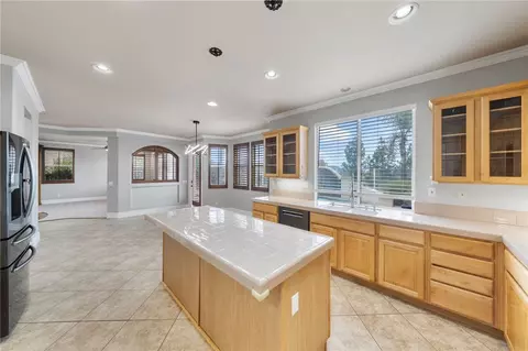 Kitchen - 33352 Barrington, Temecula, CA 92592 photo 4 of 4