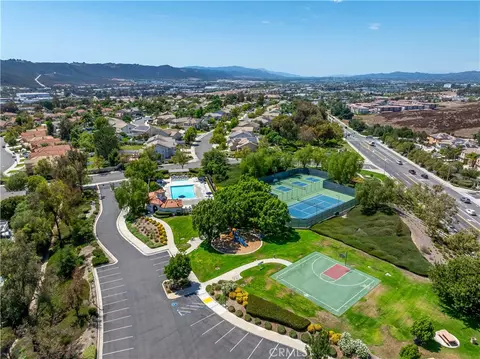 View/Area - 29843 Gateview Ct, Temecula, CA 92592 photo 3 of 10