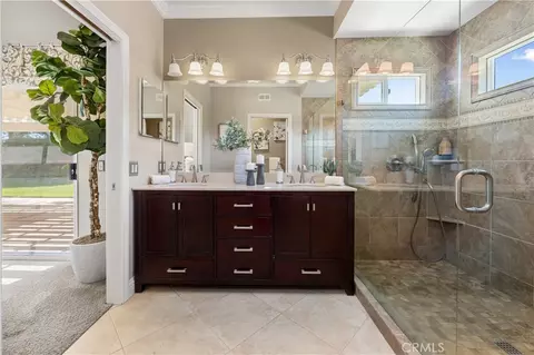 Bath - 29843 Gateview Ct, Temecula, CA 92592 photo 2 of 4
