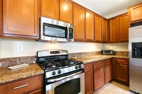 Kitchen - 4317 Junction #103, Corona, CA 92883 photo 4 of 5