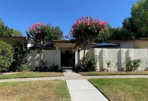 19368 Avenue Of The Oaks, Newhall, CA 91321