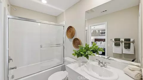 Bath - 26809 Millerton St, Menifee, CA 92585 photo 1 of 2