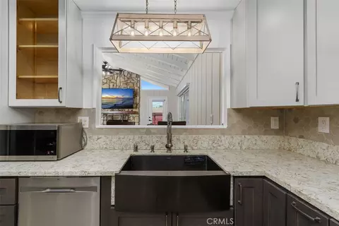 Kitchen - 315 E Monterey, Corona, CA 92879 photo 4 of 5