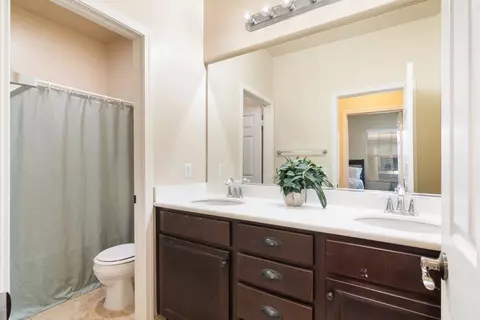 Bath - 46236 Teton, Temecula, CA 92592 photo 3 of 3