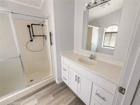 Bath - 8372 Green, Pinon Hills, CA 92372 photo 1 of 5