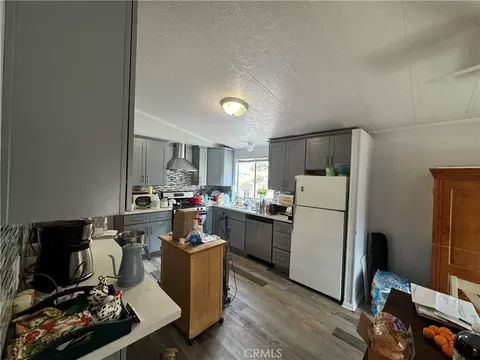 Kitchen - 8372 Green, Pinon Hills, CA 92372 photo 5 of 8