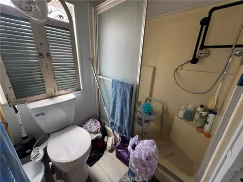 Bath - 8372 Green, Pinon Hills, CA 92372 photo 3 of 5