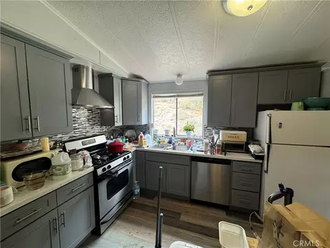 Kitchen - 8372 Green, Pinon Hills, CA 92372 photo 3 of 8