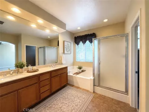 Bath - 32493 Palacio, Temecula, CA 92592 photo 2 of 4