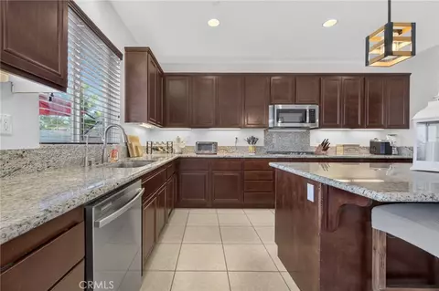 Kitchen - 45936 Camino Rubi, Temecula, CA 92592 photo 2 of 4