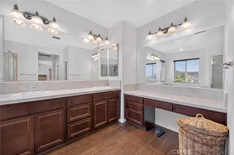Bath - 45936 Camino Rubi, Temecula, CA 92592 photo 5 of 6