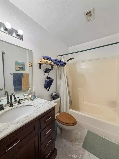 Bath - 210 E Oasis, Blythe, CA 92225 photo 2 of 4