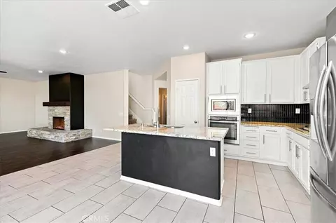 Kitchen - 41953 Delmonte, Temecula, CA 92591 photo 4 of 5