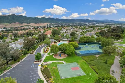 View/Area - 29907 Longvale Ct, Temecula, CA 92592 photo 2 of 5
