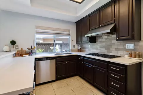 Kitchen - 29907 Longvale Ct, Temecula, CA 92592 photo 2 of 3