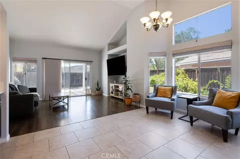 Living - 29907 Longvale Ct, Temecula, CA 92592 photo 2 of 4