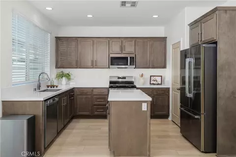 Kitchen - 29367 Copper Skye, Winchester, CA 92596 photo 1 of 3