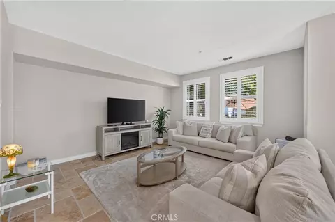 Living - 28947 Frankfort, Temecula, CA 92591 photo 2 of 5