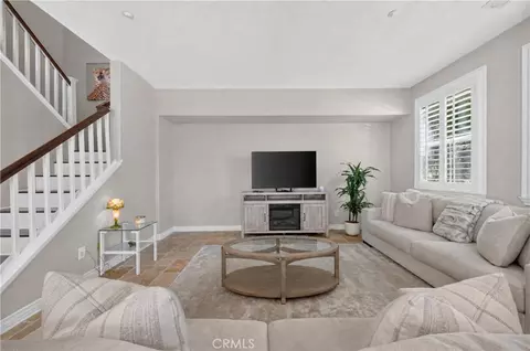 Living - 28947 Frankfort, Temecula, CA 92591 photo 3 of 5