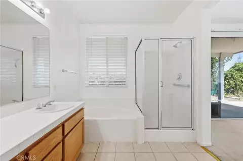 Bath - 30780 Point Woods Ct, Temecula, CA 92591 photo 2 of 2
