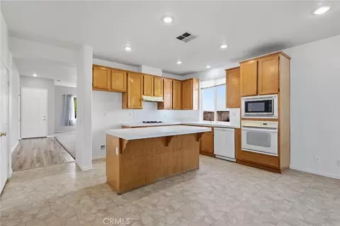 Kitchen - 30780 Point Woods Ct, Temecula, CA 92591 photo 2 of 2