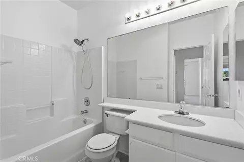 Bath - 30780 Point Woods Ct, Temecula, CA 92591 photo 1 of 2