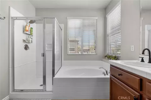 Bath - 31258 Mangrove Dr, Temecula, CA 92592 photo 2 of 3