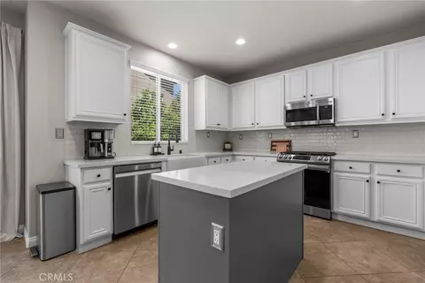 Kitchen - 31258 Mangrove Dr, Temecula, CA 92592 photo 2 of 6