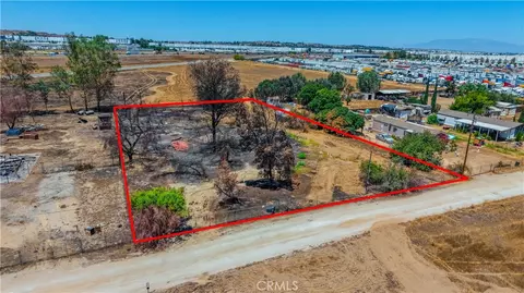 2948 Susan Ln, Perris, CA 92571 photo 2