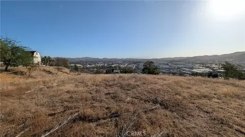 2 Hill Ave, Lake Elsinore, CA 92530