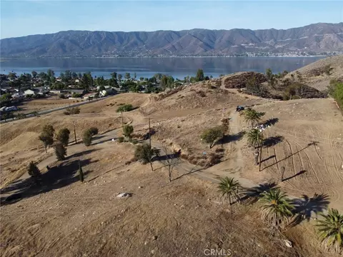 2 Hill Ave, Lake Elsinore, CA 92530
