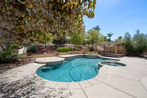 Exterior - 46324 Durango Dr, Temecula, CA 92592 photo 4 of 5