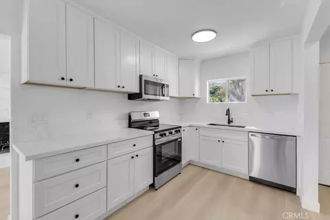 Kitchen - 49438 Conejo Rd, Morongo Valley, CA 92256 photo 2 of 5