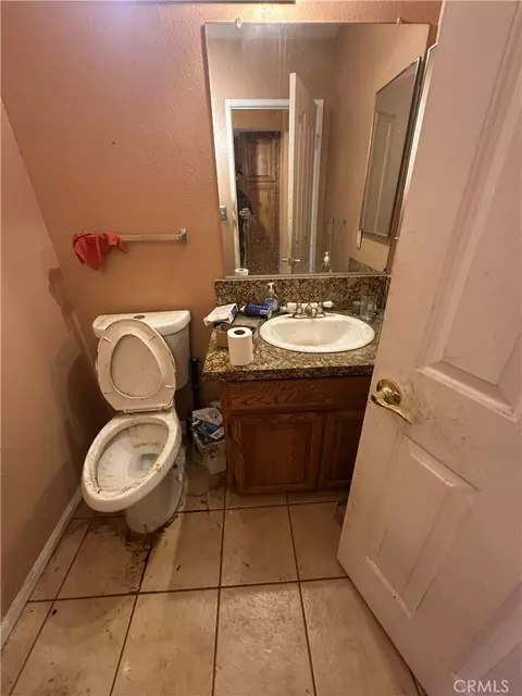 Bath - 26985 Emerett Ln, Perris, CA 92571 photo 1 of 3