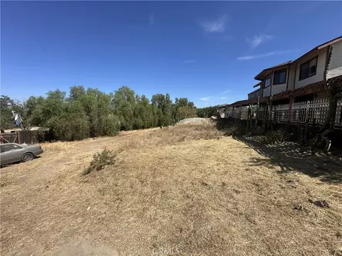 Exterior - 26985 Emerett Ln, Perris, CA 92571 photo 4 of 14