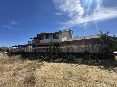 Exterior - 26985 Emerett Ln, Perris, CA 92571 photo 6 of 14