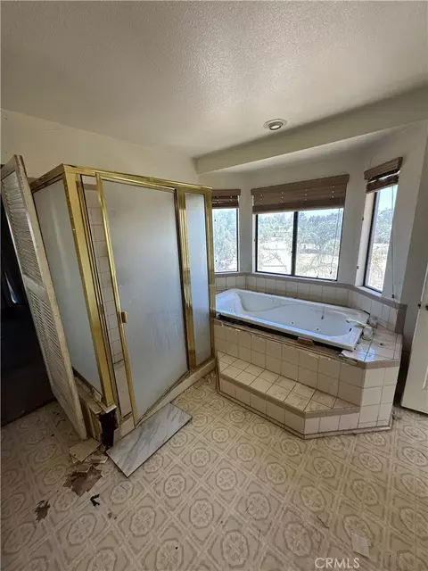 Bath - 26985 Emerett Ln, Perris, CA 92571 photo 3 of 3