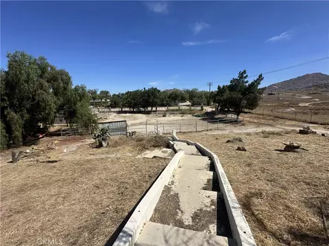 Exterior - 26985 Emerett Ln, Perris, CA 92571 photo 7 of 14