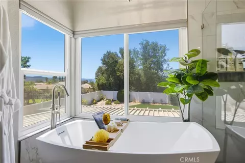 Bath - 29830 Corte Granada, Temecula, CA 92591 photo 5 of 8