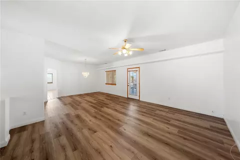 Living - 12922 Lompoc, Apple Valley, CA 92308 photo 4 of 6