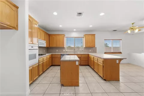 Kitchen - 12922 Lompoc, Apple Valley, CA 92308 photo 1 of 3
