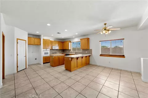 Kitchen - 12922 Lompoc, Apple Valley, CA 92308 photo 3 of 3
