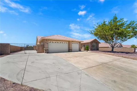 Exterior - 12922 Lompoc, Apple Valley, CA 92308 photo 5 of 7