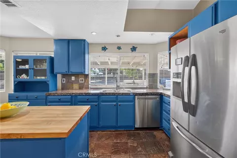 Kitchen - 34680 Jennifer Dr, Wildomar, CA 92595 photo 5 of 7