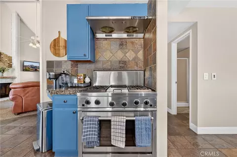 Kitchen - 34680 Jennifer Dr, Wildomar, CA 92595 photo 6 of 7