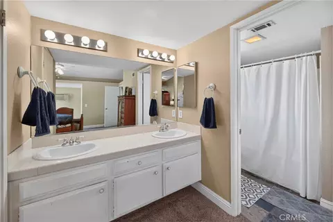 Bath - 34680 Jennifer Dr, Wildomar, CA 92595 photo 4 of 4